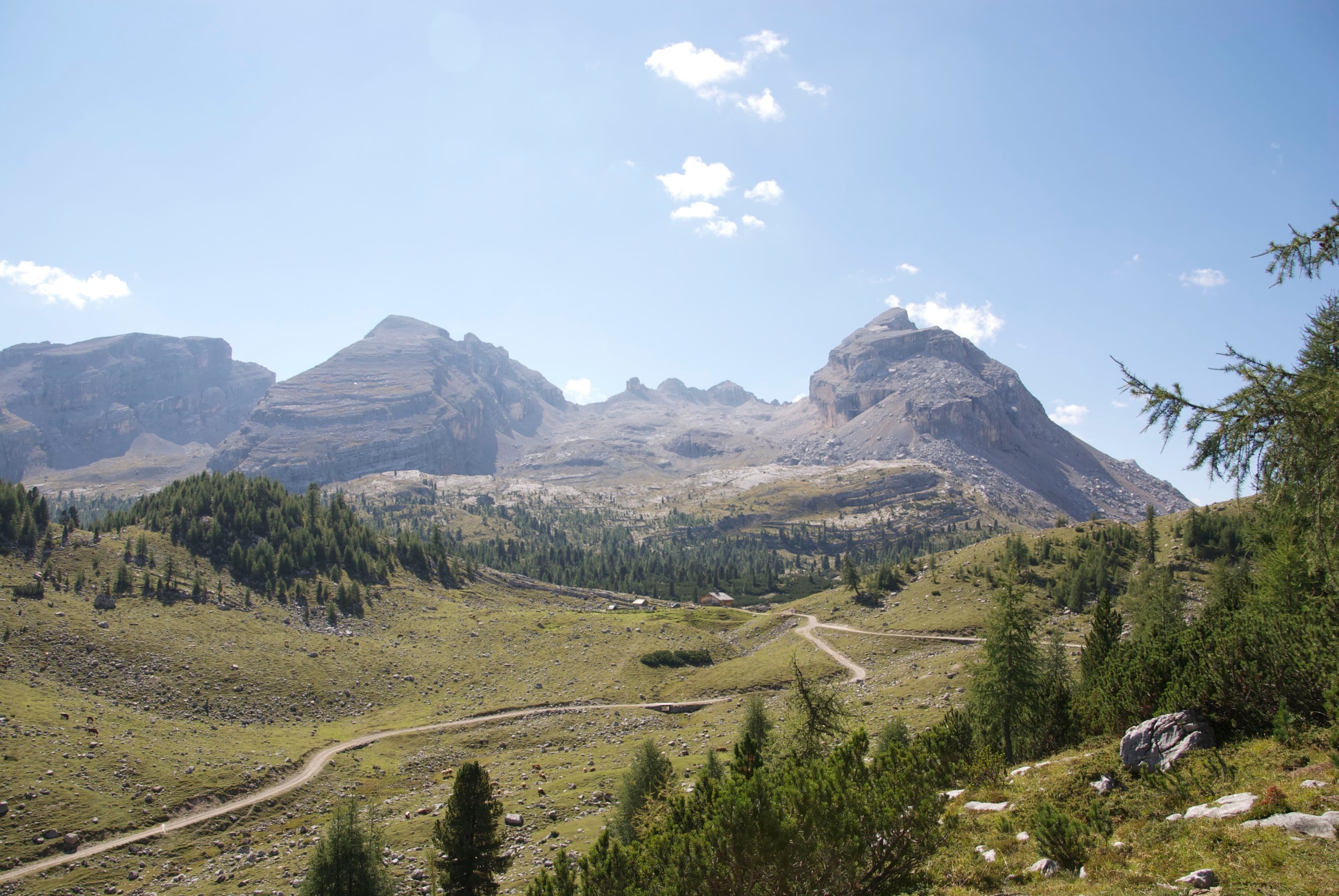 Panorama delle Dolomiti da San Vigilio di Marebbe in estate